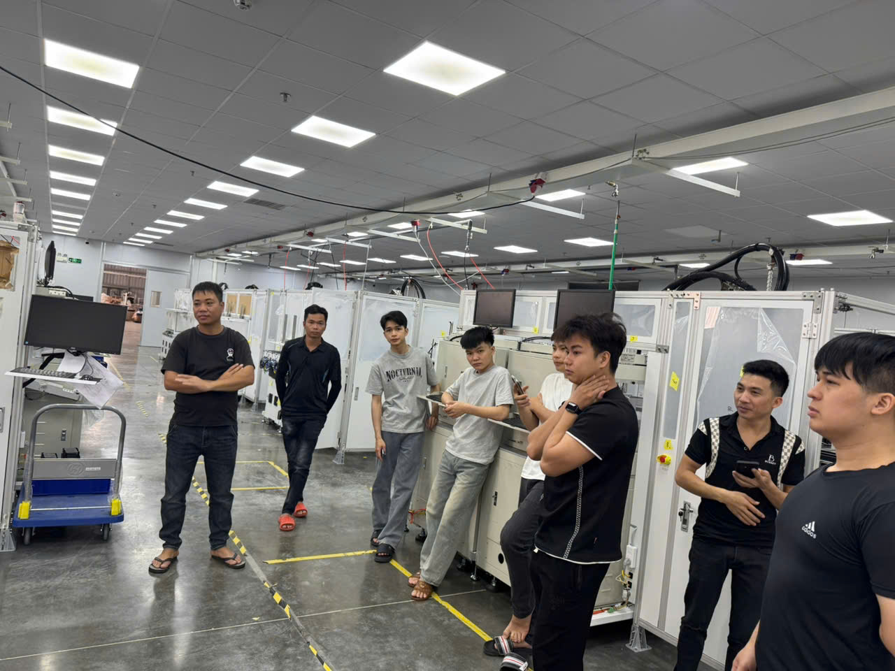 Đơn vị cung ứng uy t&iacute;n sẽ cử người quản l&yacute; trực tiếp tại hiện trường để hỗ trợ doanh nghiệp.